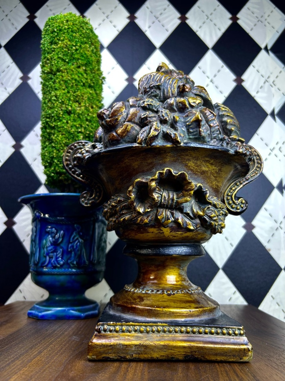 Large Coastal Shell Urn Hollywood Regency Style‎ Centerpiece